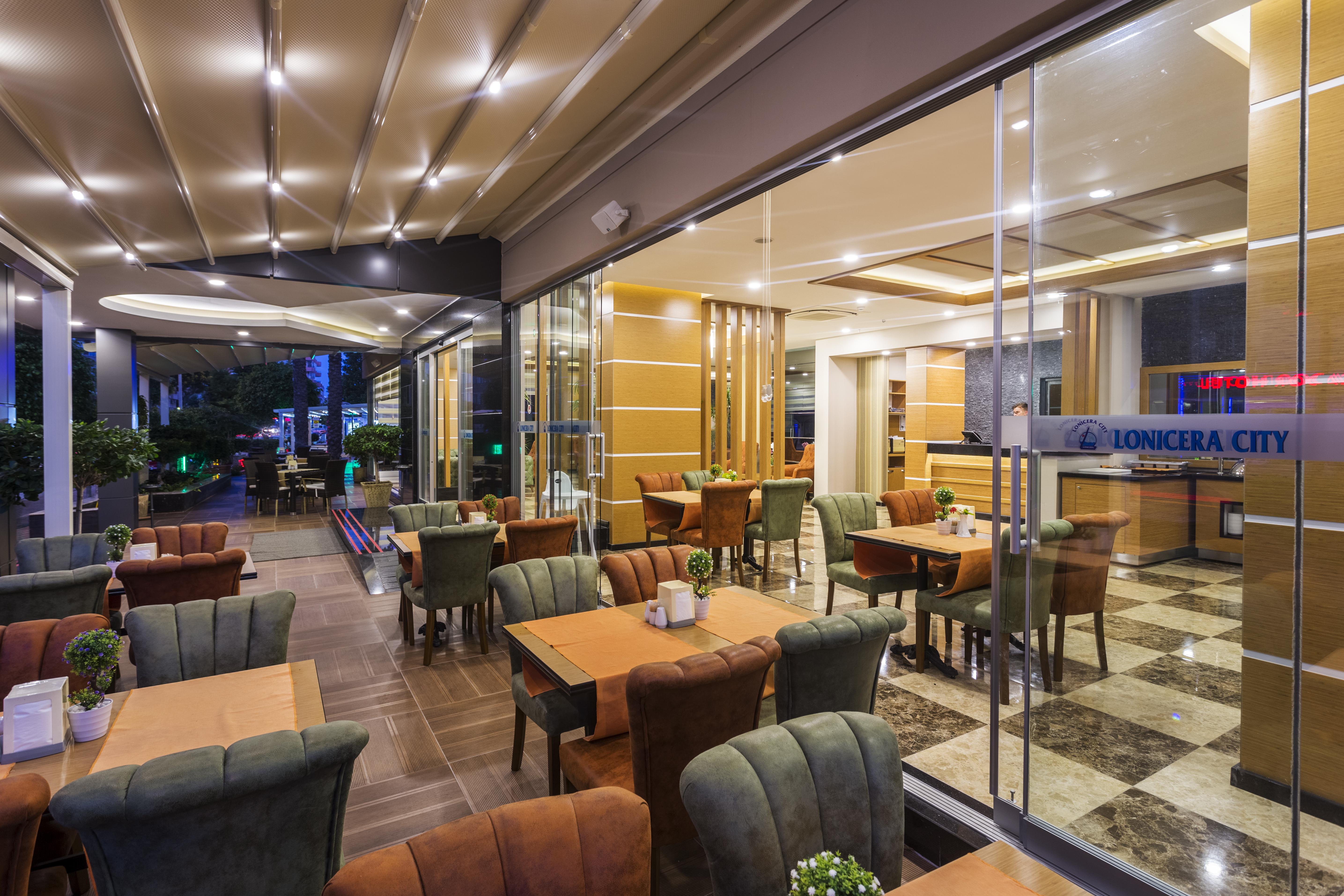 Lonicera Hotel 3*