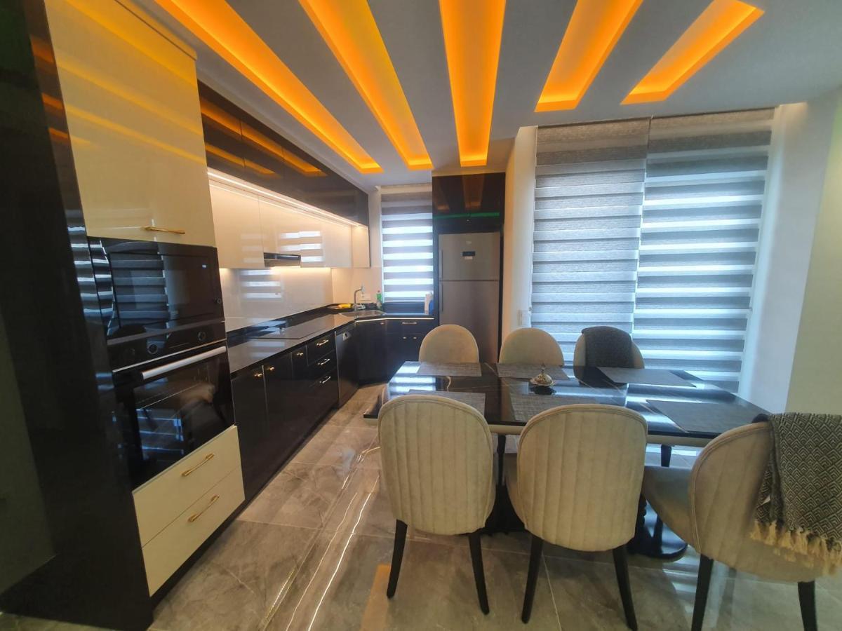 Yekta Kingdom Trade Center 1+1 Luxury Apartment Alanya