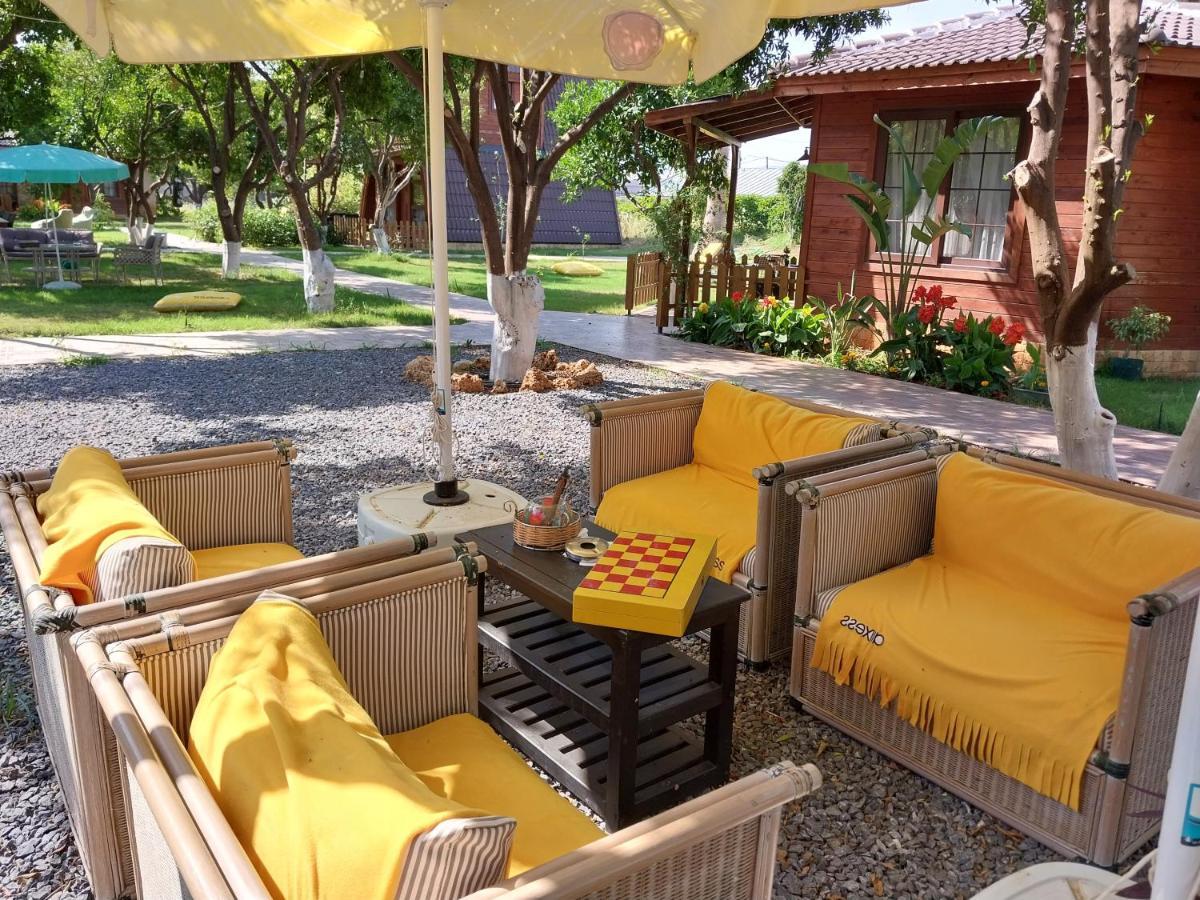 Miss Mandarin Bungalow Evleri Bed & Breakfast *