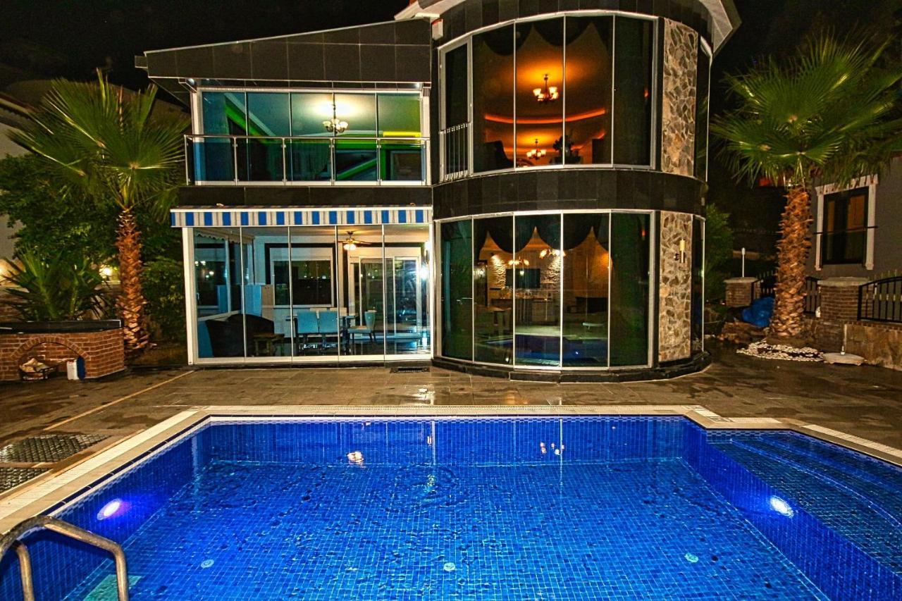 Luxus Pool Kestel
