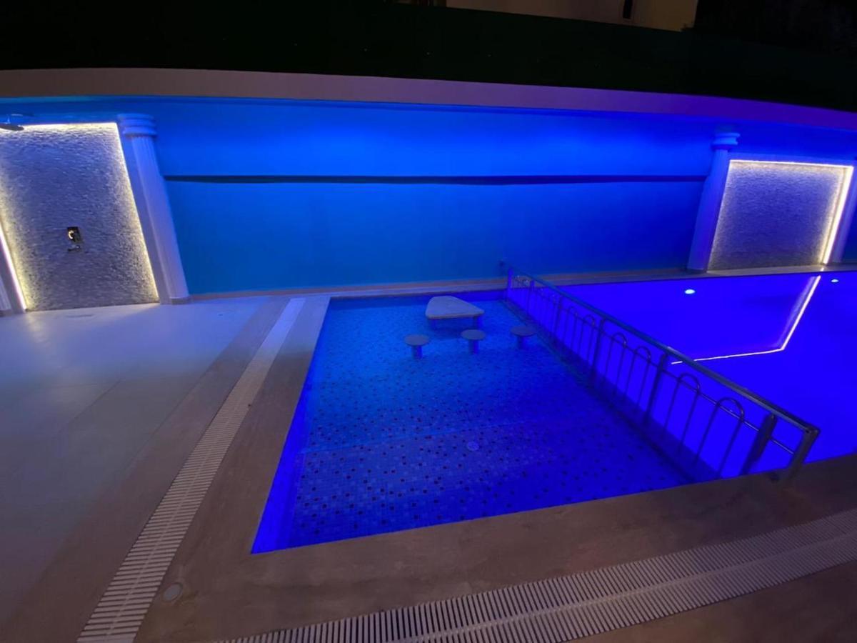 Luxus Pool Whirlpool On The Roof Alanya