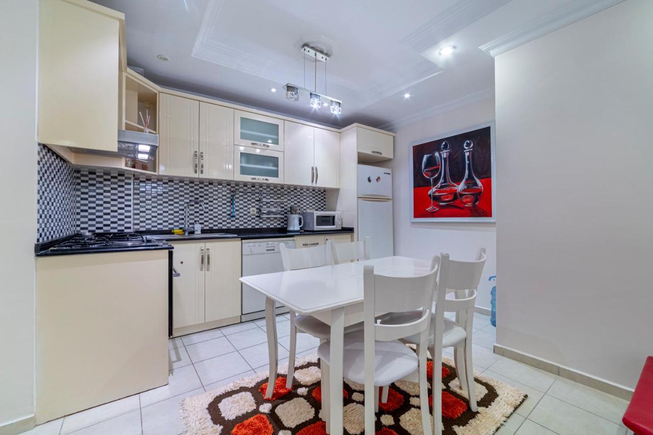In Centrum, 3 Minutes To The Damlatas And Cleopatra Apartment