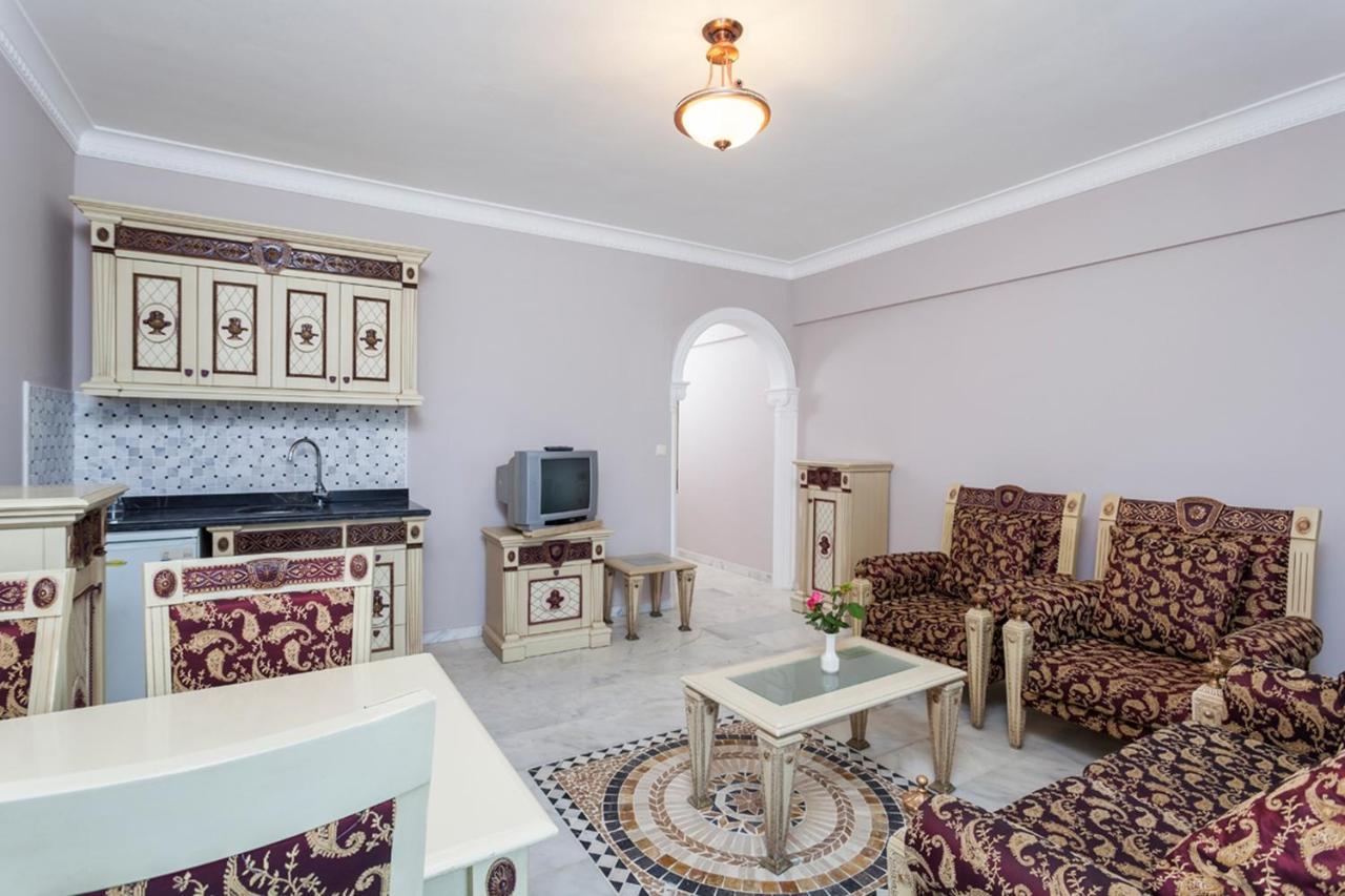 Larina Hotel
