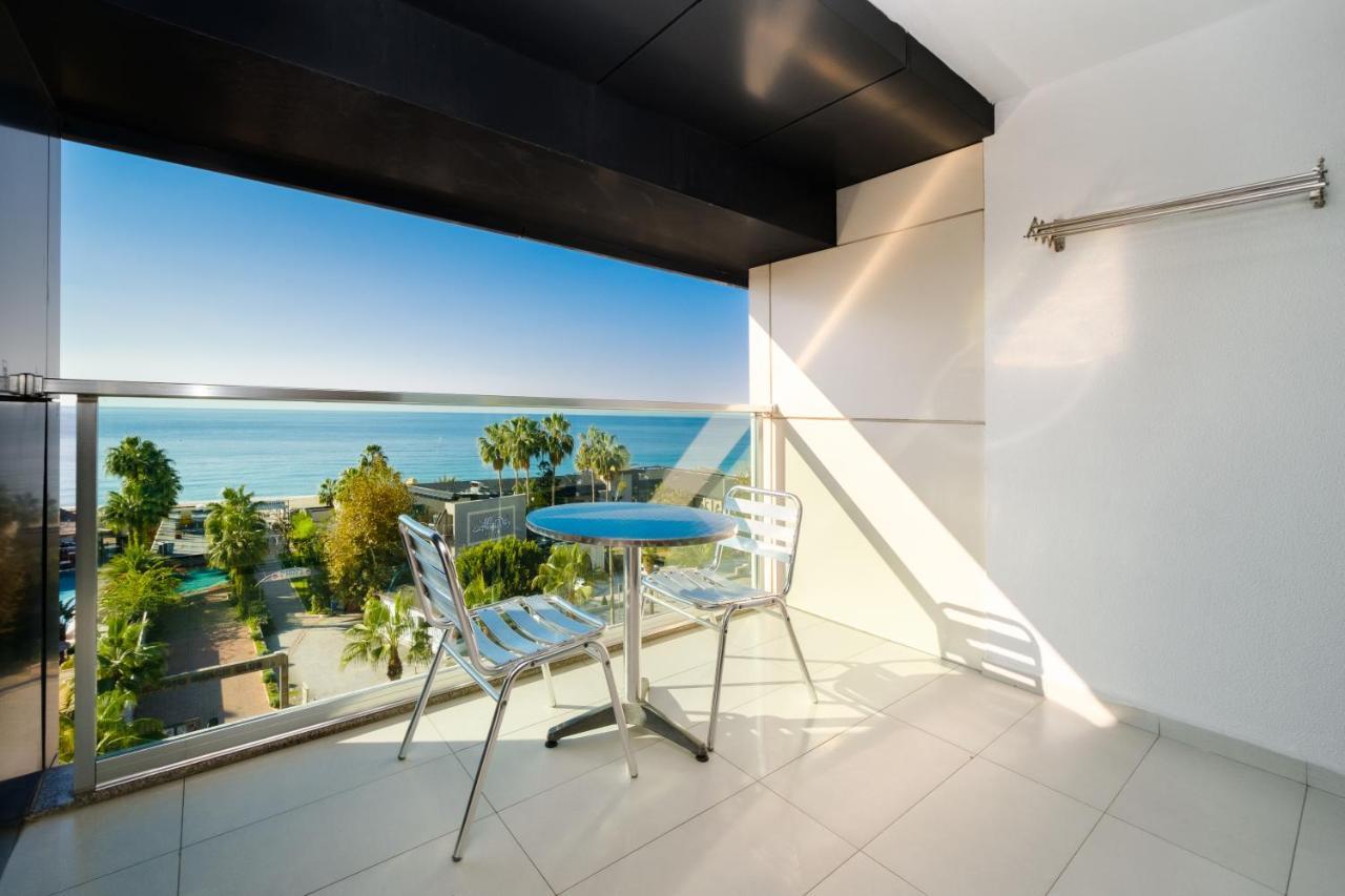 Aparthotel Delfino 3*