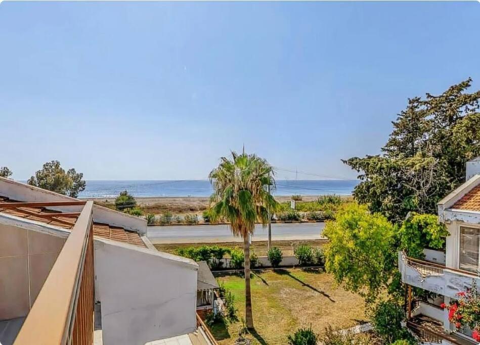 Beachfront With 6 Oceanview Terraces *