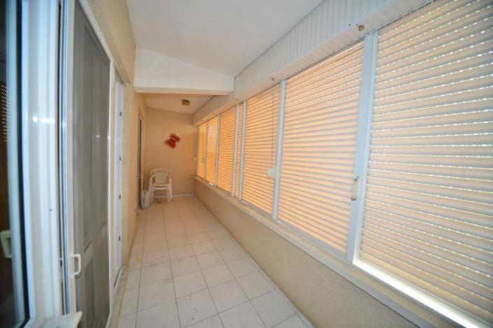 Daire Earthquake S-a-f-e! - Nice Opposite Of Beach With Umbrellas, 3 Bikes, Smart Tv, Full Equipped Kitchen, Free Parking, Own 70mbps Wifi, Pool And Terrace, Play Ground, Barbecue, Table Games, Pick-up Service, Travel Agency Alanya