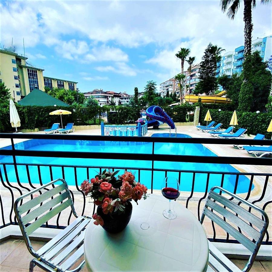 Aparthotel Select & 3*