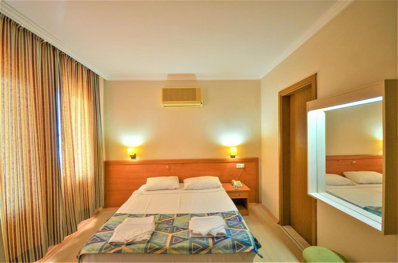 Aparthotel Select & 3*