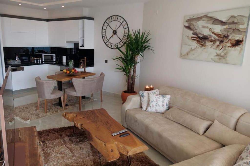 Amazing Sea View, 8th Floor, Panoramic Sea View Apartment *