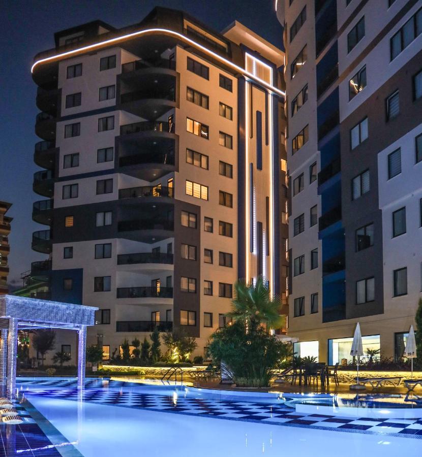 Cleopatra Twin Towers Ii