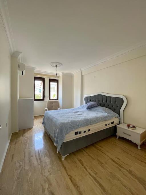 Oba Konak Sitesi Denize 150 M Apartment