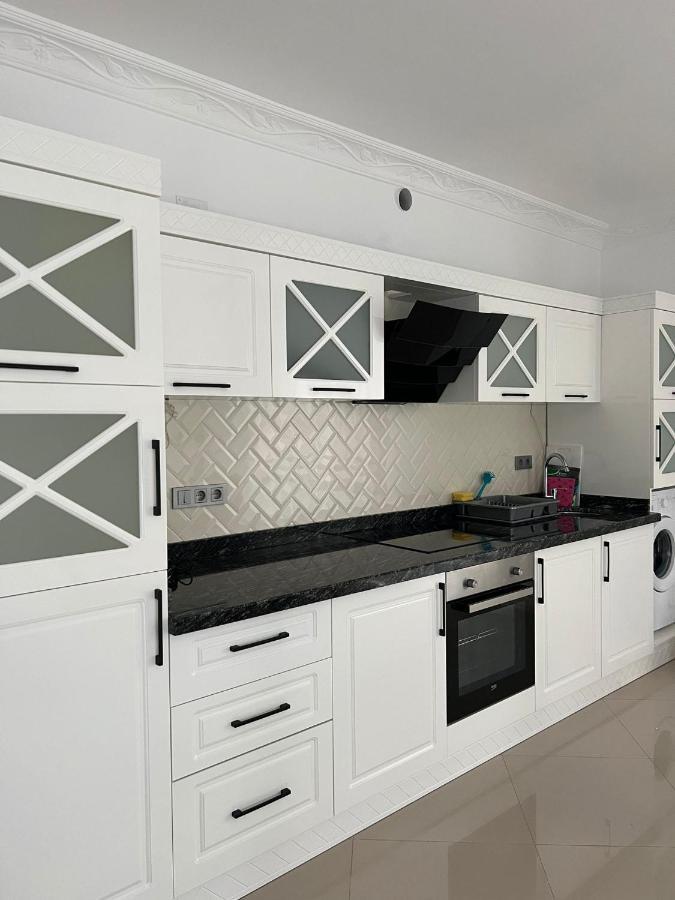 Lagenheter I Yekta Sobieski Development. Apartment *