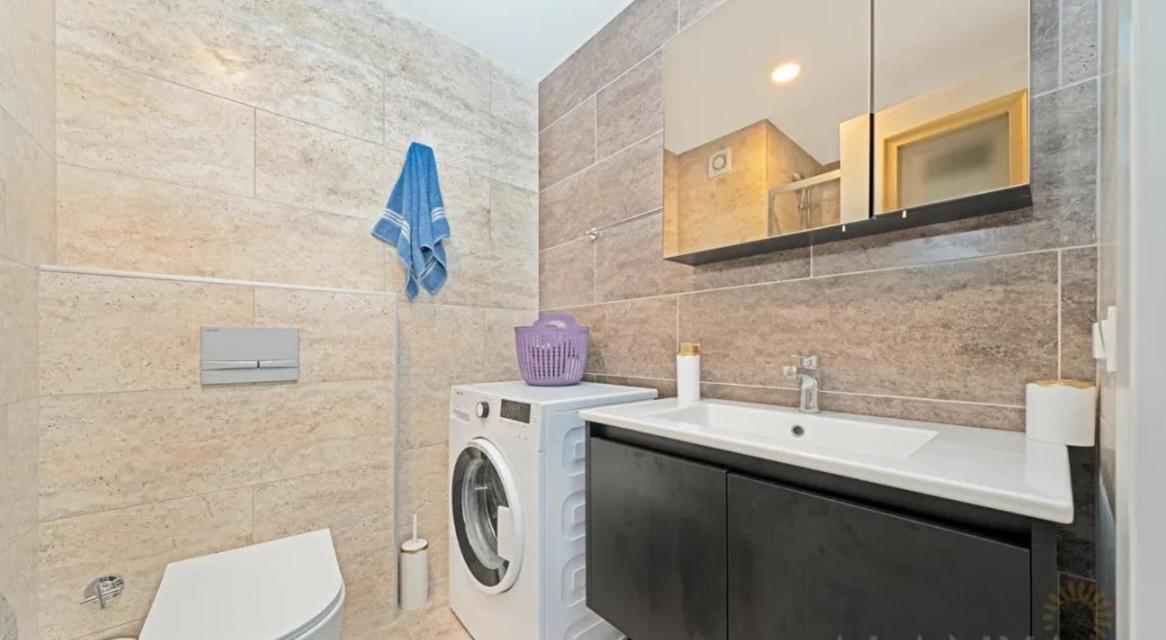 Earthquake S-a-f-e! 24h Open! All Included And Beautiful Private Only 100 Meters To Cleopatra Beach 14 With Umbrellas, Own Fast And Stable Wifi, Barbecue, Balcony, Smart Tv, Table Games, Rent A Car, Travel Agency, Real Estate, No Additional Alanya