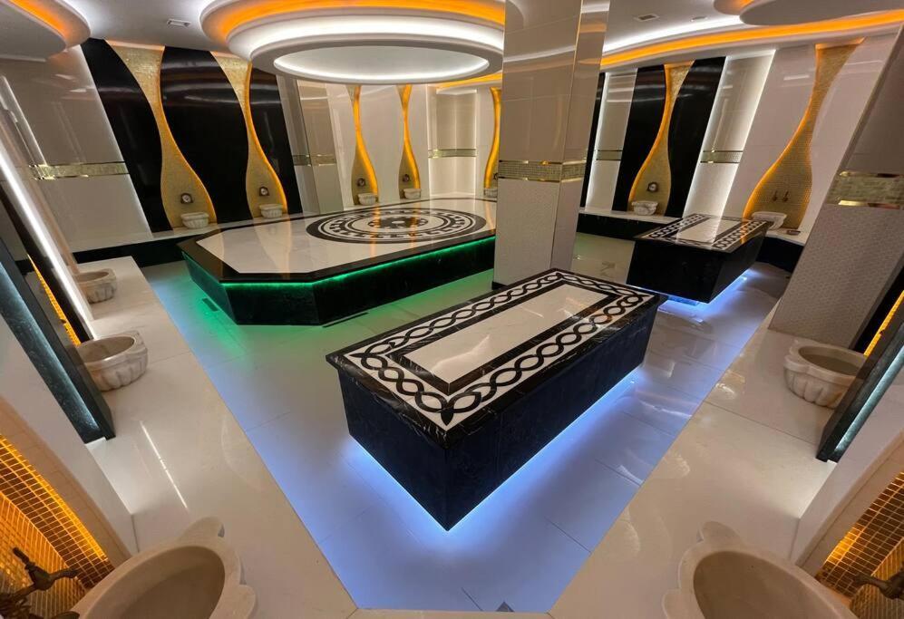 Yekta Kingdom Trade Center 1+1 Apartment *