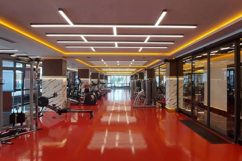 Yekta Kingdom Trade Center 1+1 *