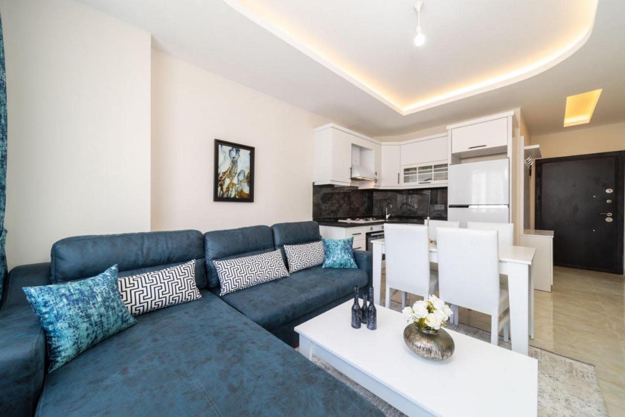 Pleasant Flat Within 5 Min To The Beach With Balcony In Apartment Alanya