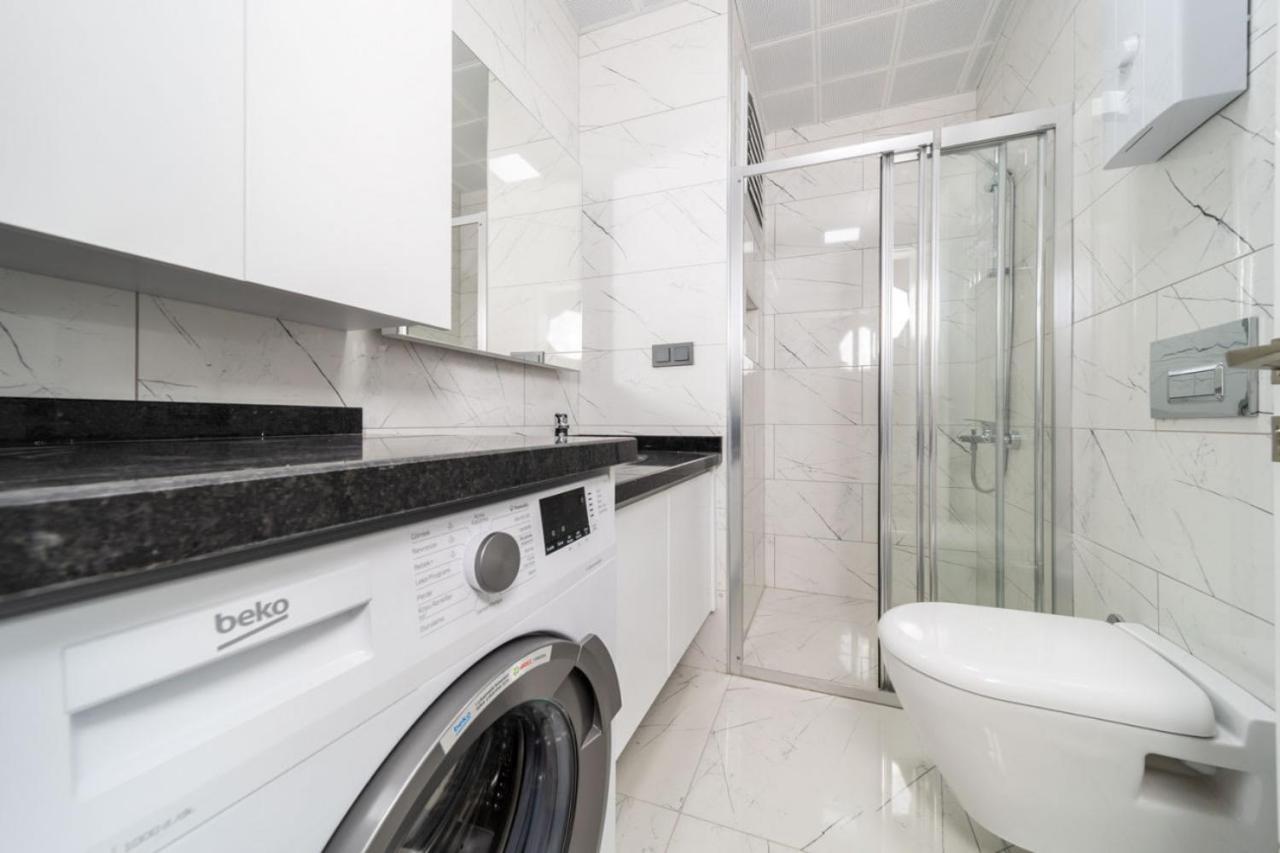 Pleasant Flat Within 5 Min To The Beach With Balcony In *
