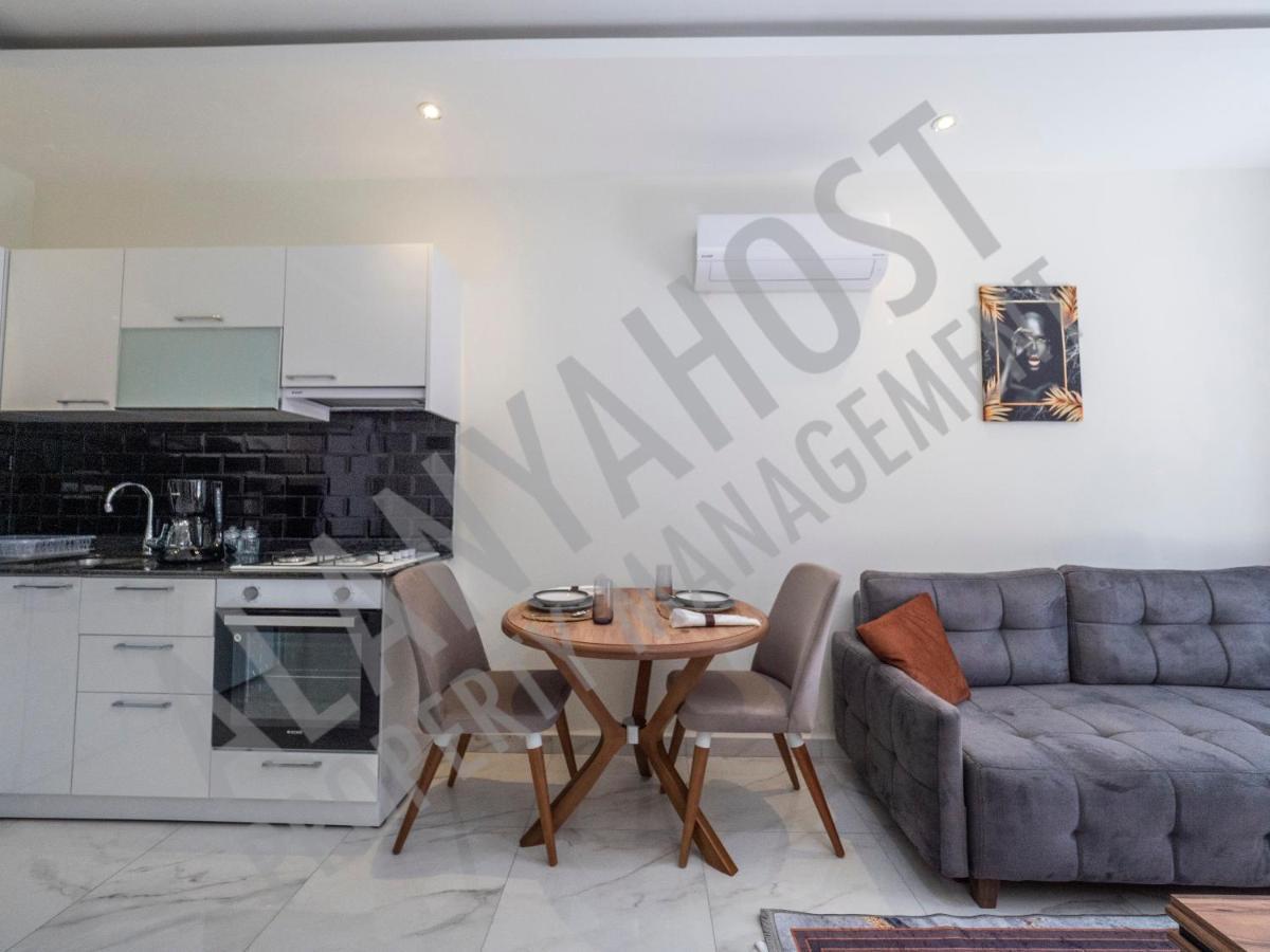 Calypso Luxurious Beachside In D6 Apartment