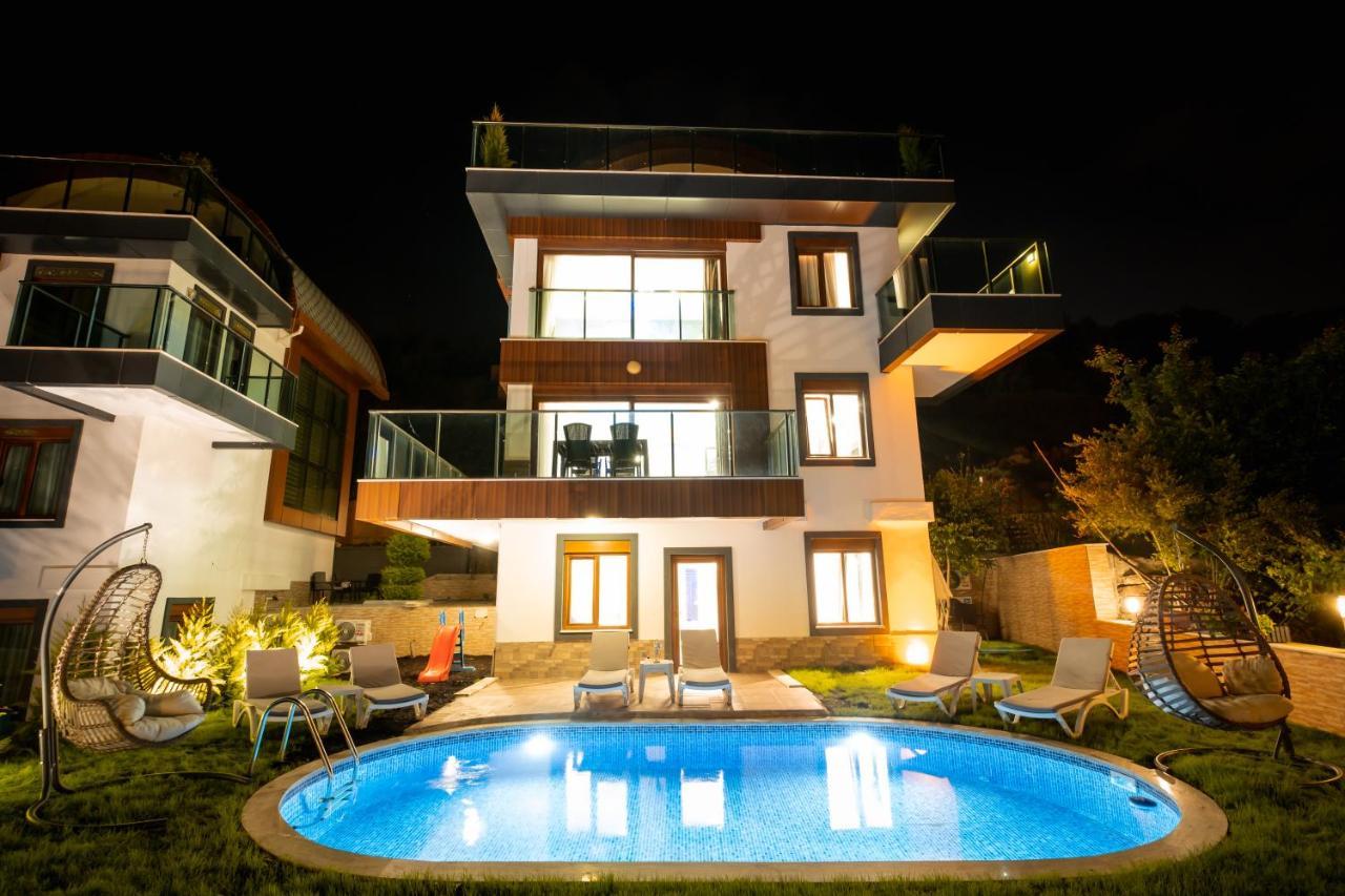 Luxury Villas &
