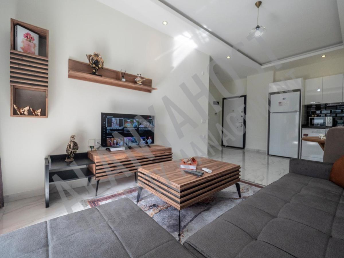 Calypso Luxurious Beachside In D6 Apartment