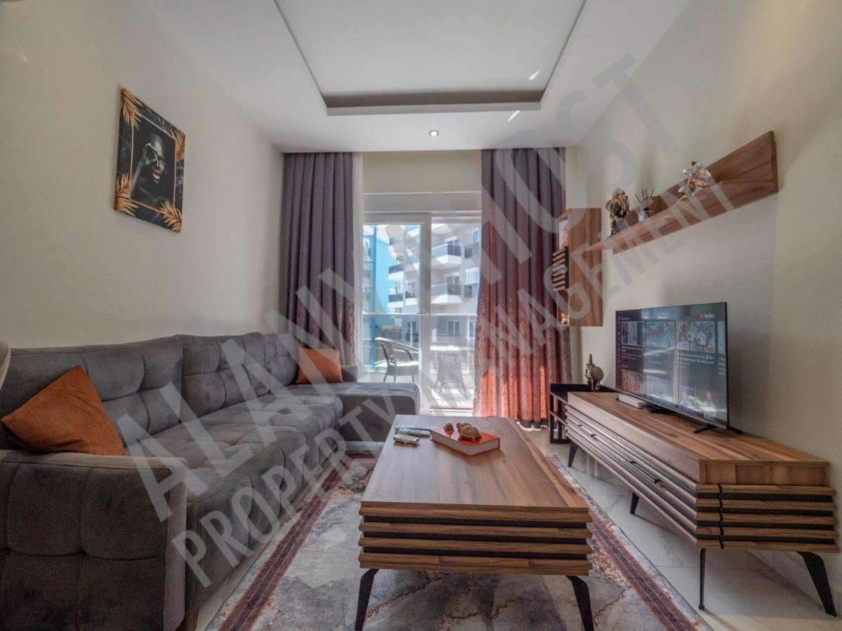 Calypso Luxurious Beachside In D6 Apartment