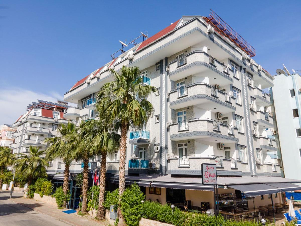 Risus Park 3*