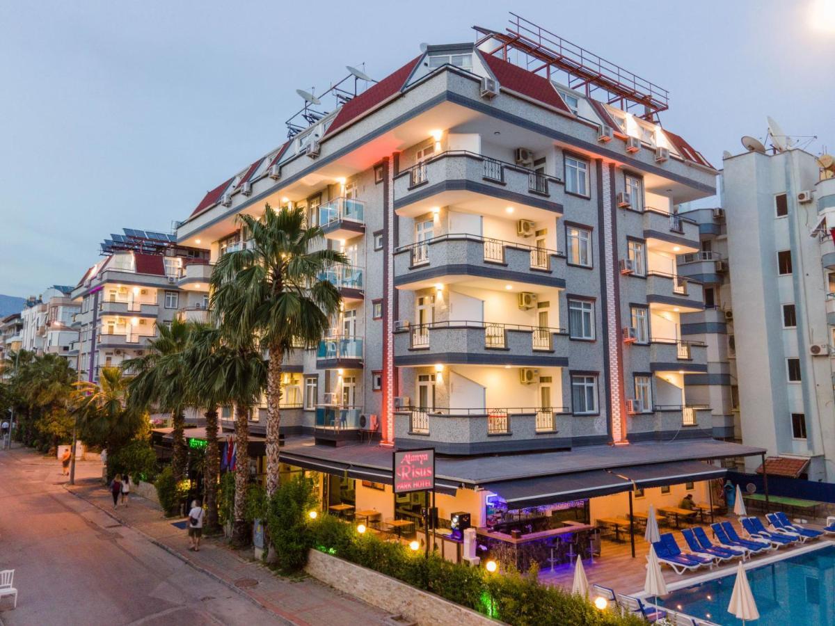 Risus Park Hotel