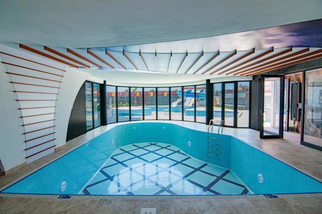 Kurt Safir Euro 20 Apartment