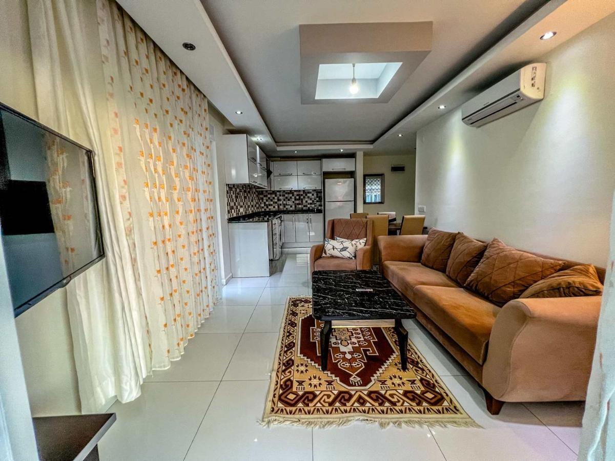 Peaceful Riverside Retreat 10-min Walk To Beach, Steps From National Park In Apartment