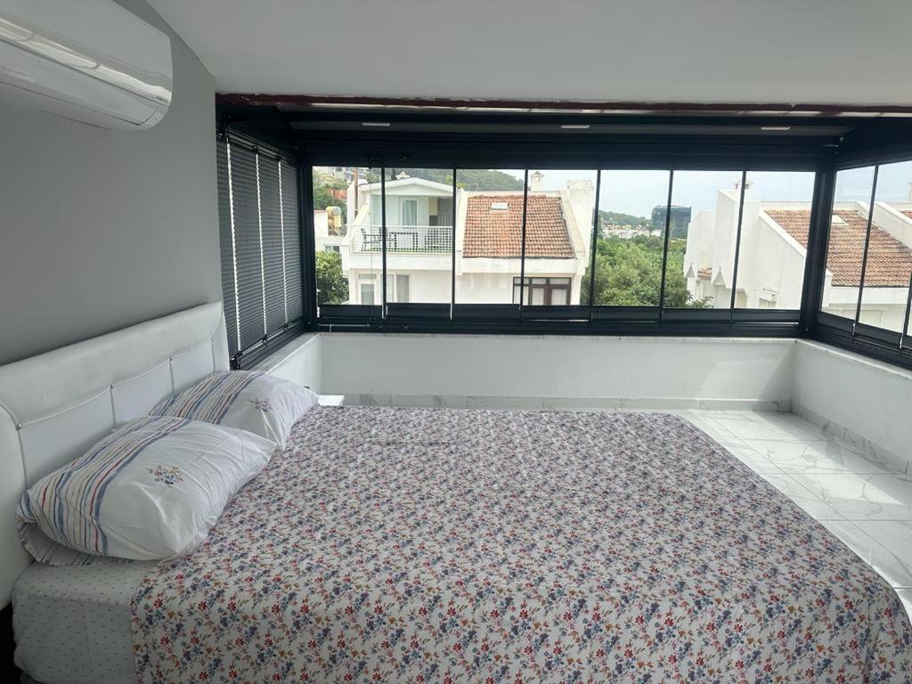 Beachfront With 6 Oceanview Terraces Villa Alanya