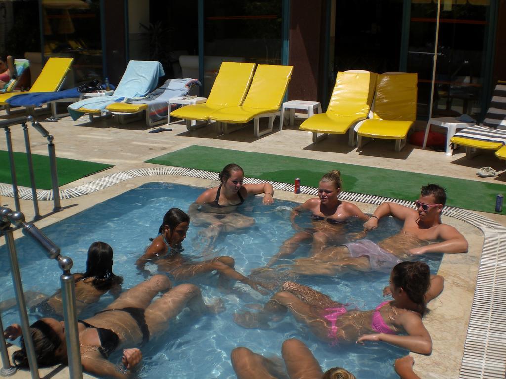 Aparthotel Lila