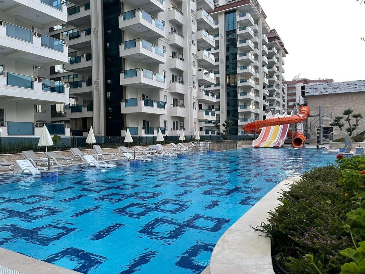Yekta Kingdom Trade Center 1+1 Luxury Alanya