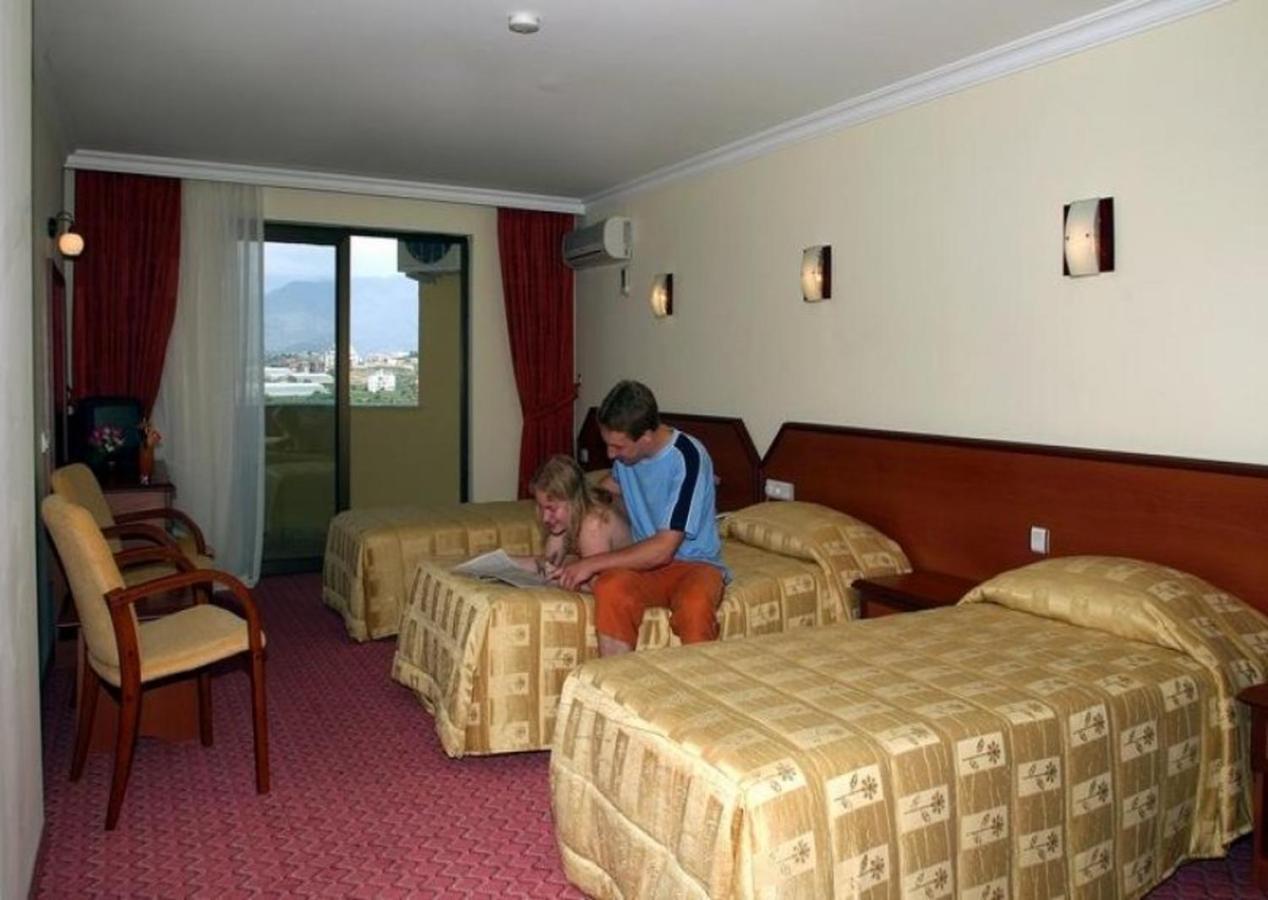 Sunshine Hotel *