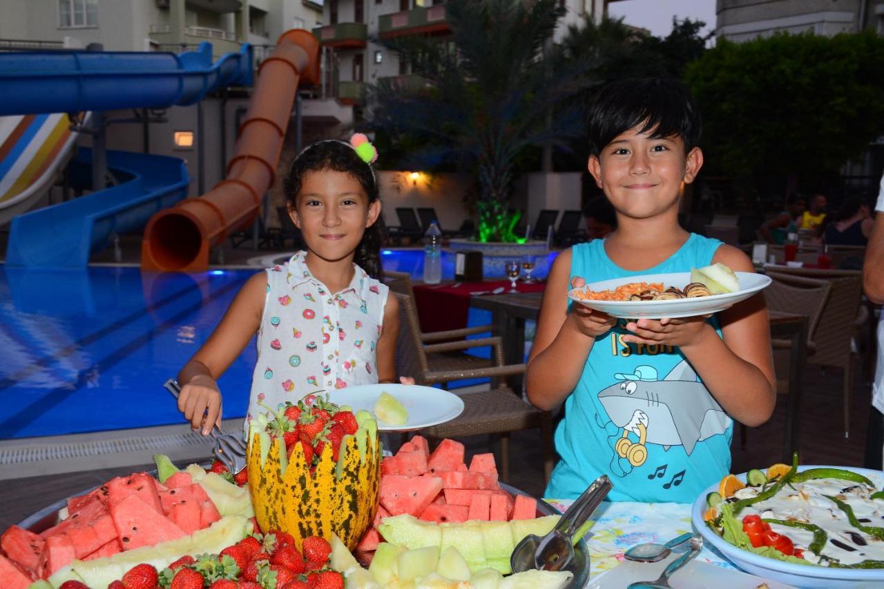 Almera Park Aparthotel 3*