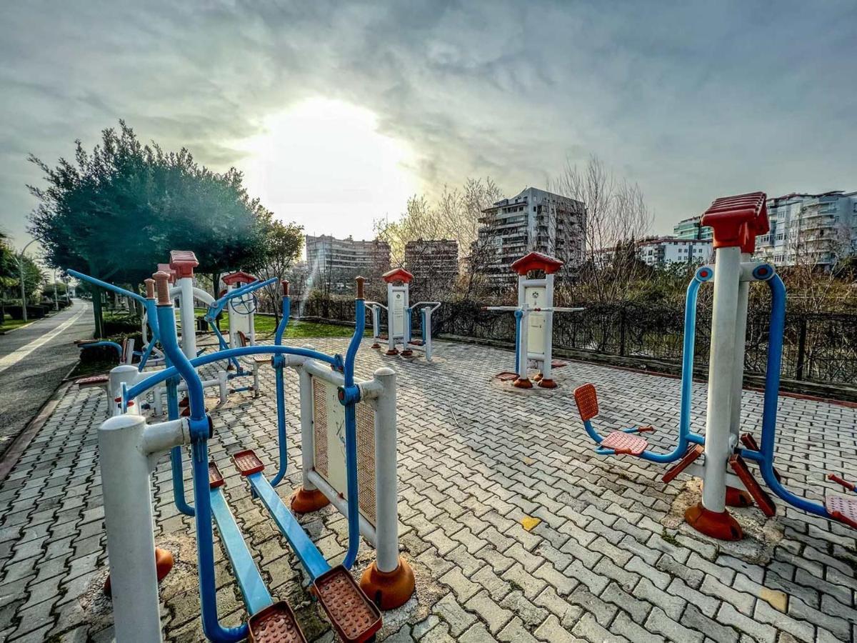 Peaceful Riverside Retreat 10-min Walk To Beach, Steps From National Park In Apartment *