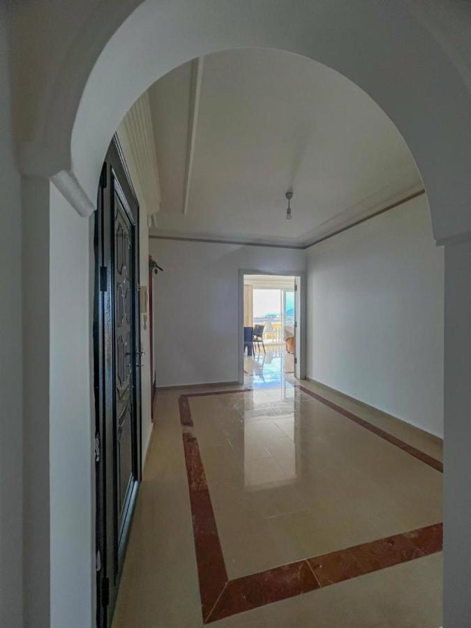 Village Apartment *