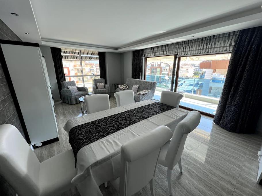 Penthouse 4 Bedrooms, 1 Living Room, To The Sea 7 Minutes Walk Apartamento Alanya