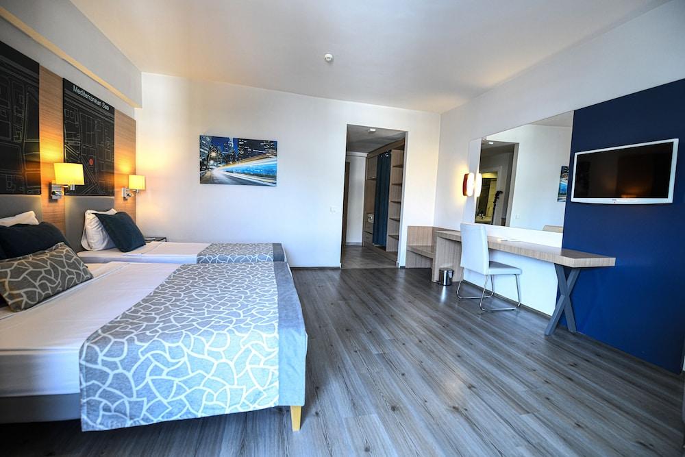 Hotel Avena &