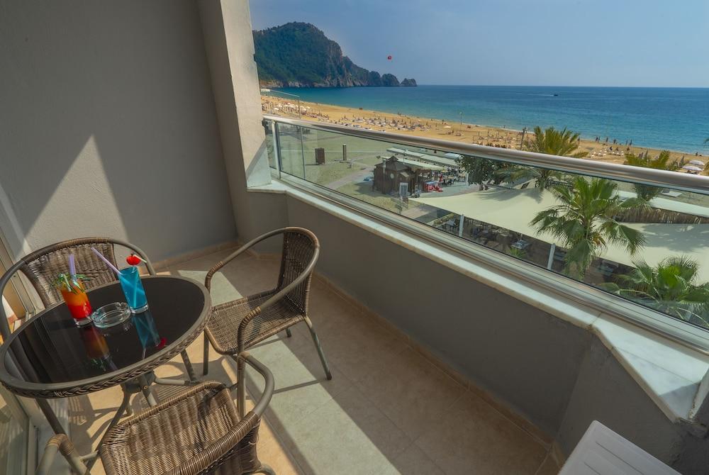 Hotel Azak