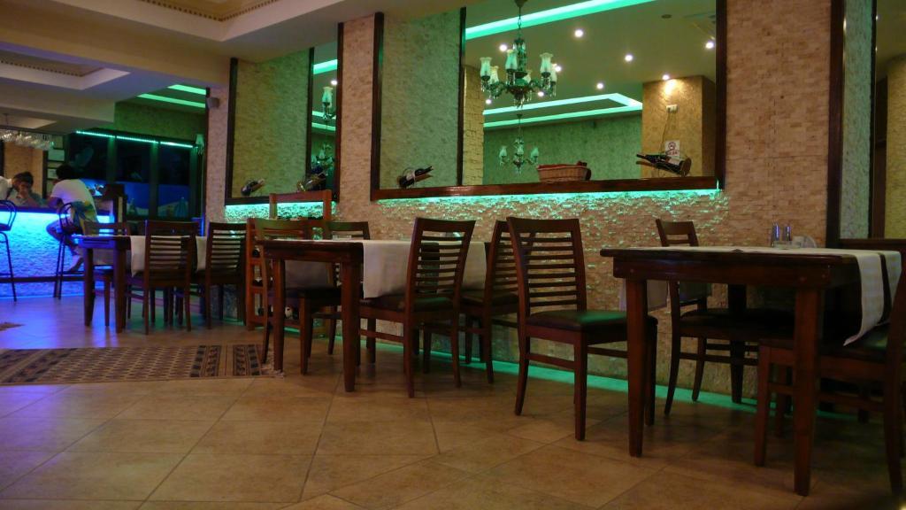 Glaros Hotel