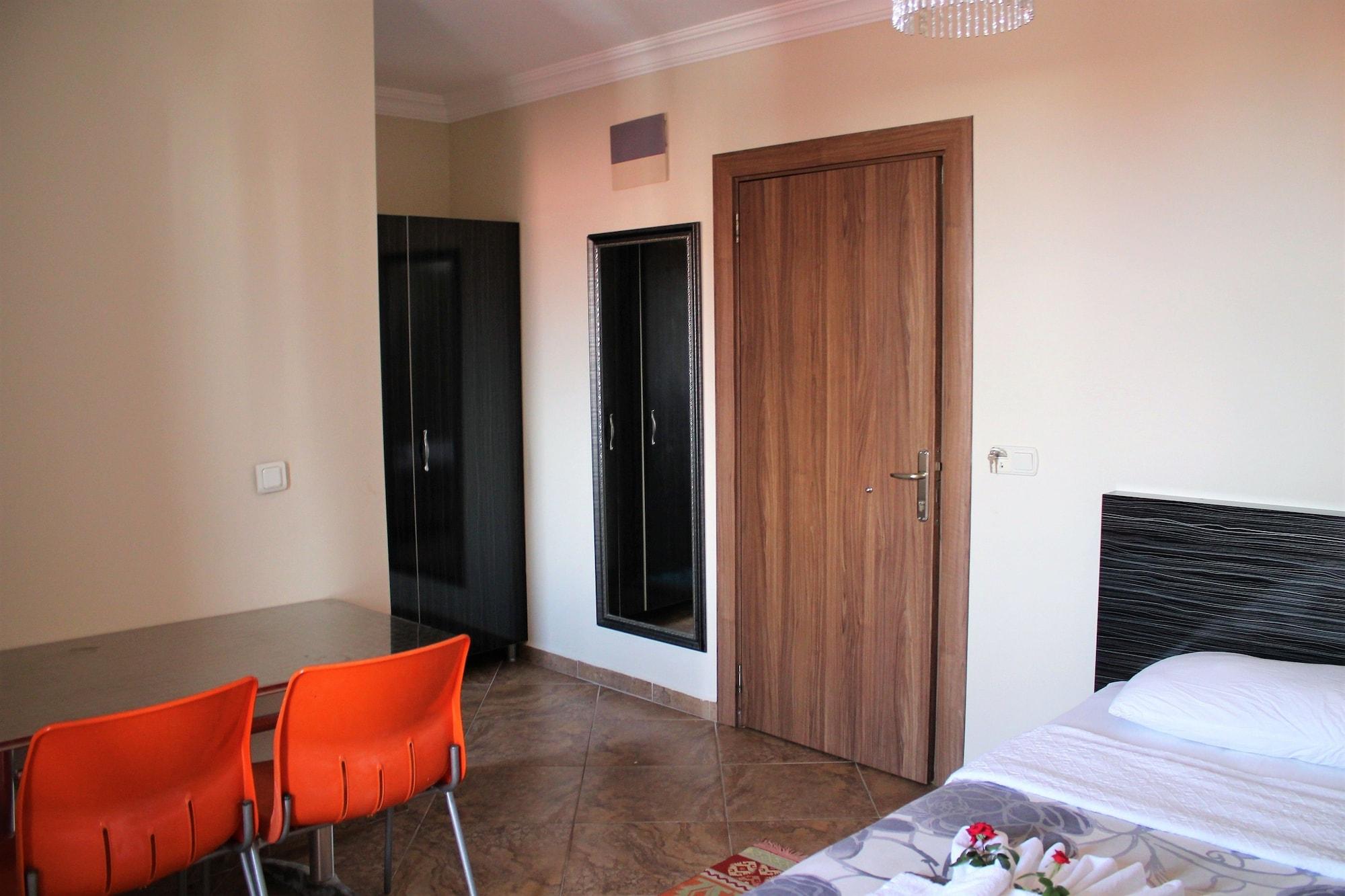 Le Moral Hotel