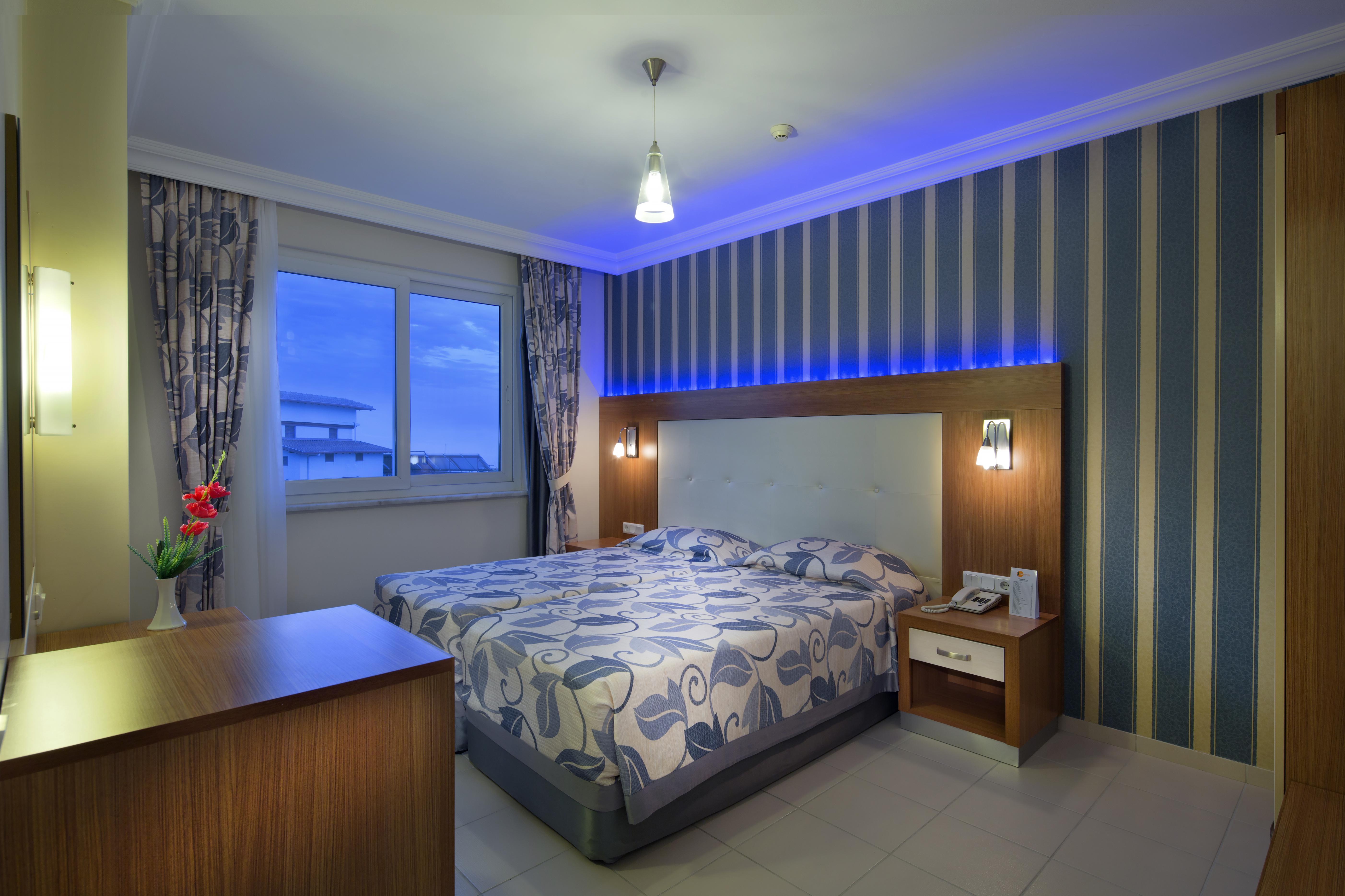 Aparthotel Sunflower 4*