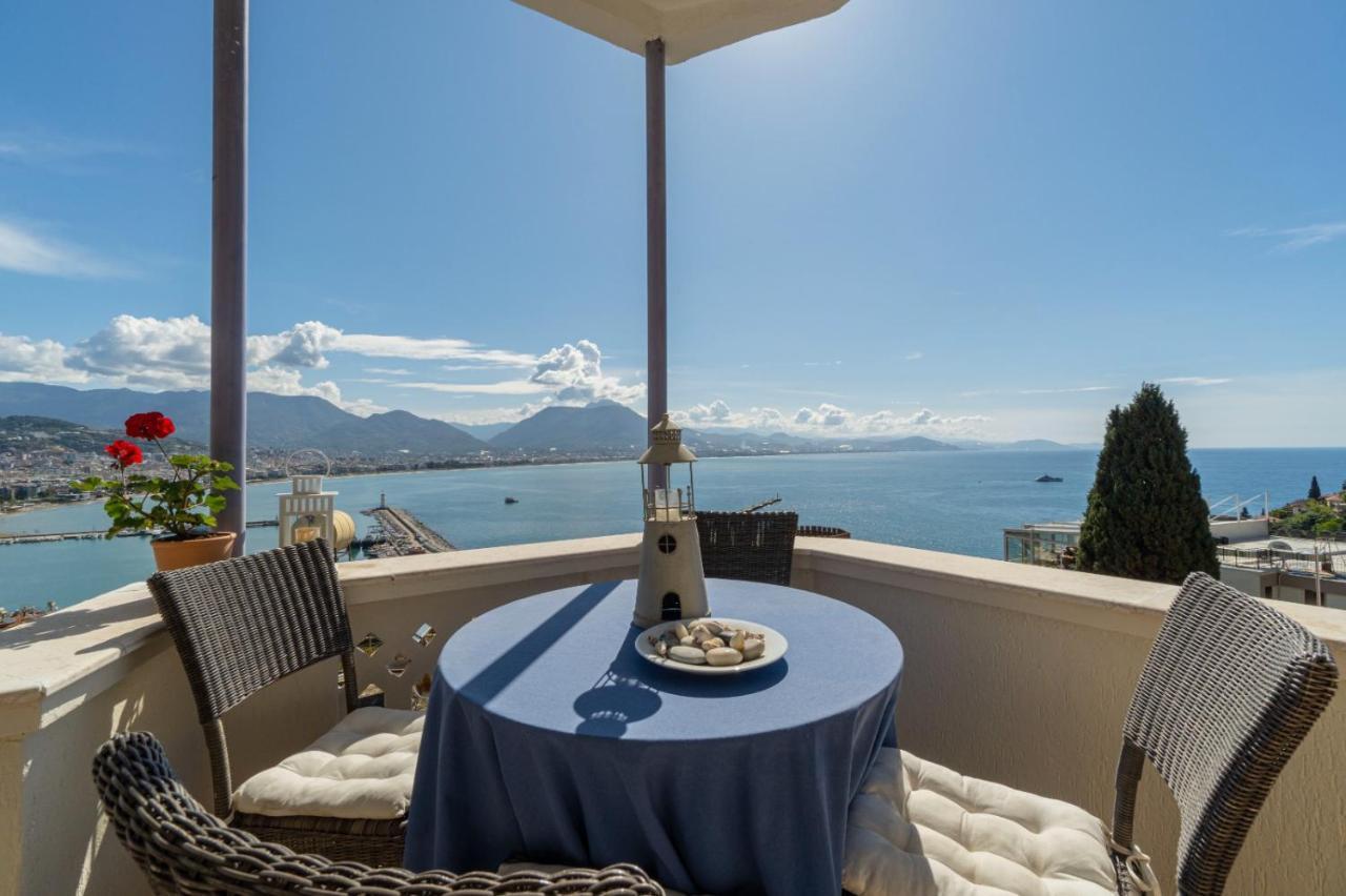 In The Hearth Of City, Seaview. Appartement