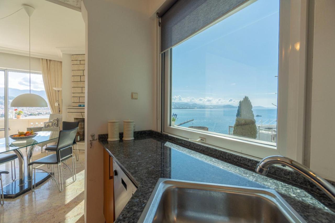 Appartement In The Hearth Of City, Seaview. *