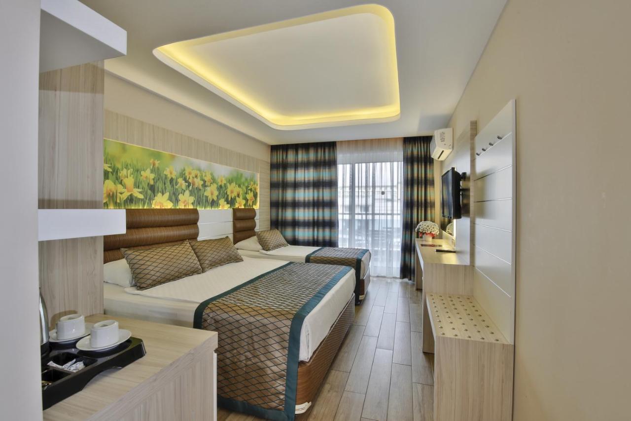 Opia Hotel *