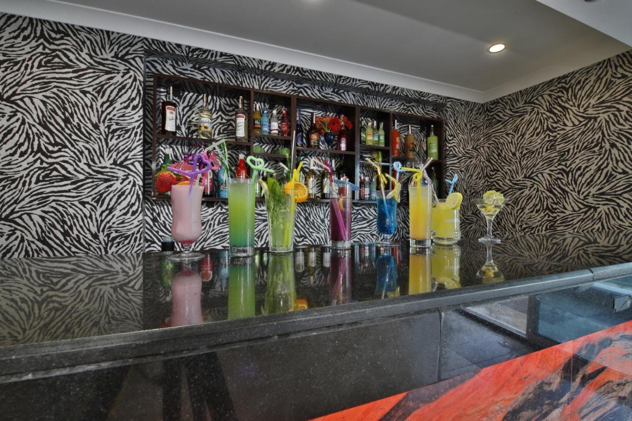 Hotel Opia *