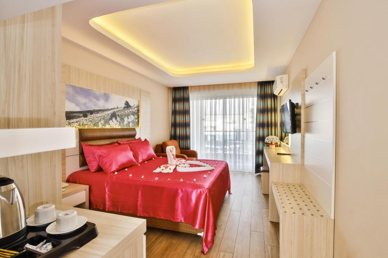 Opia Hotel