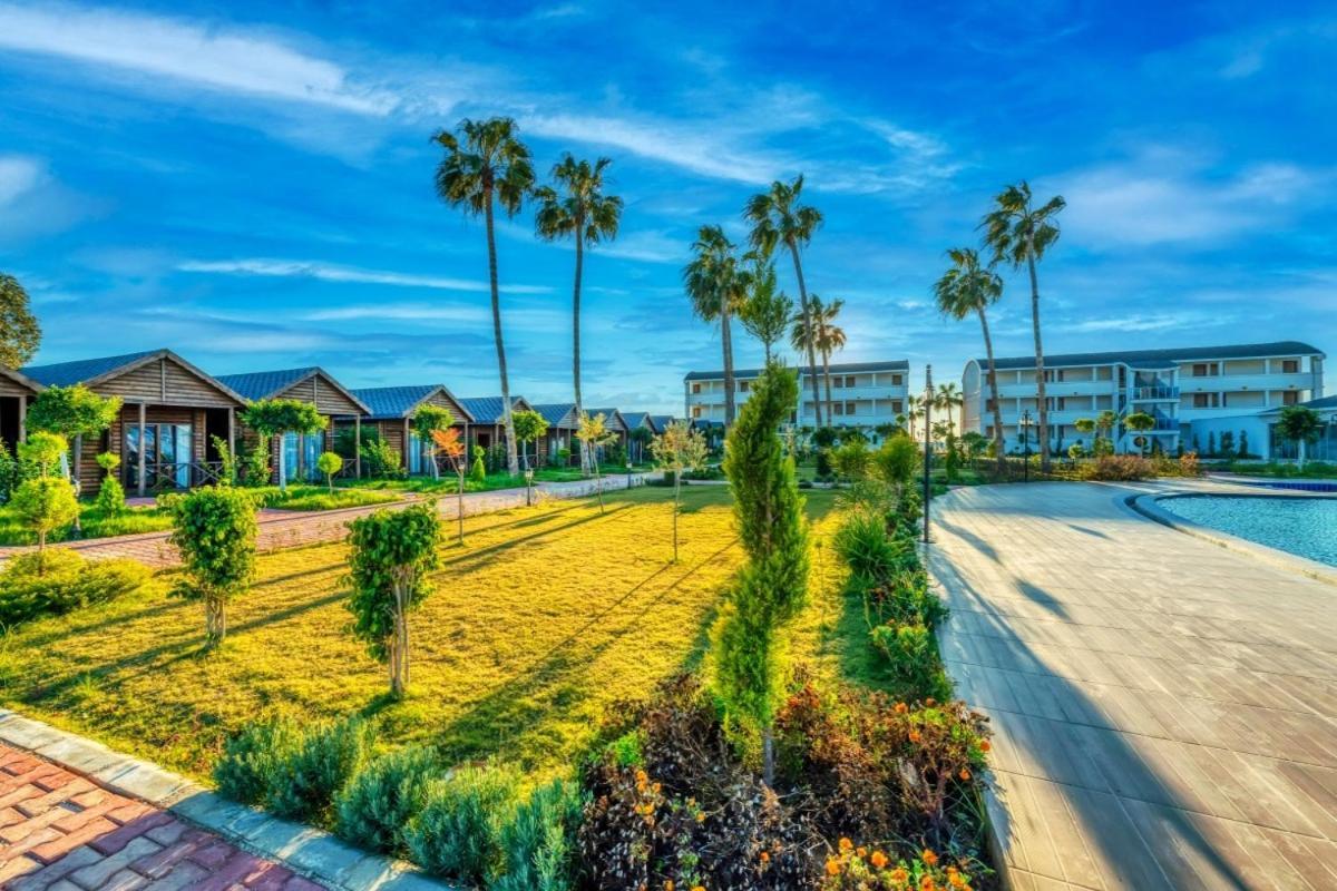 Lord Marina & Bungalows Hotel