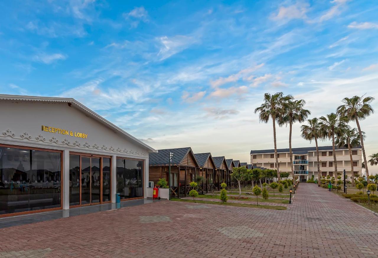 Hotel Lord Marina & Bungalows *