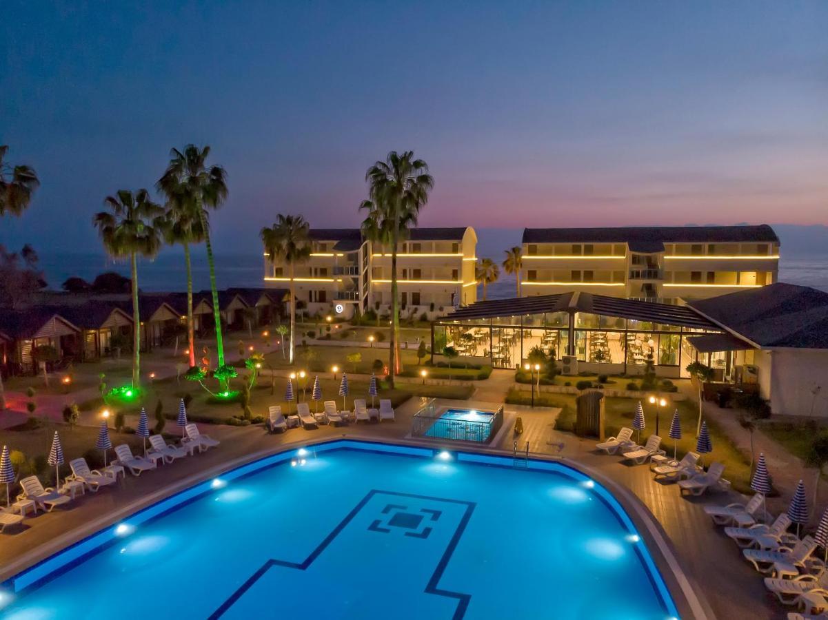 Lord Marina & Bungalows
